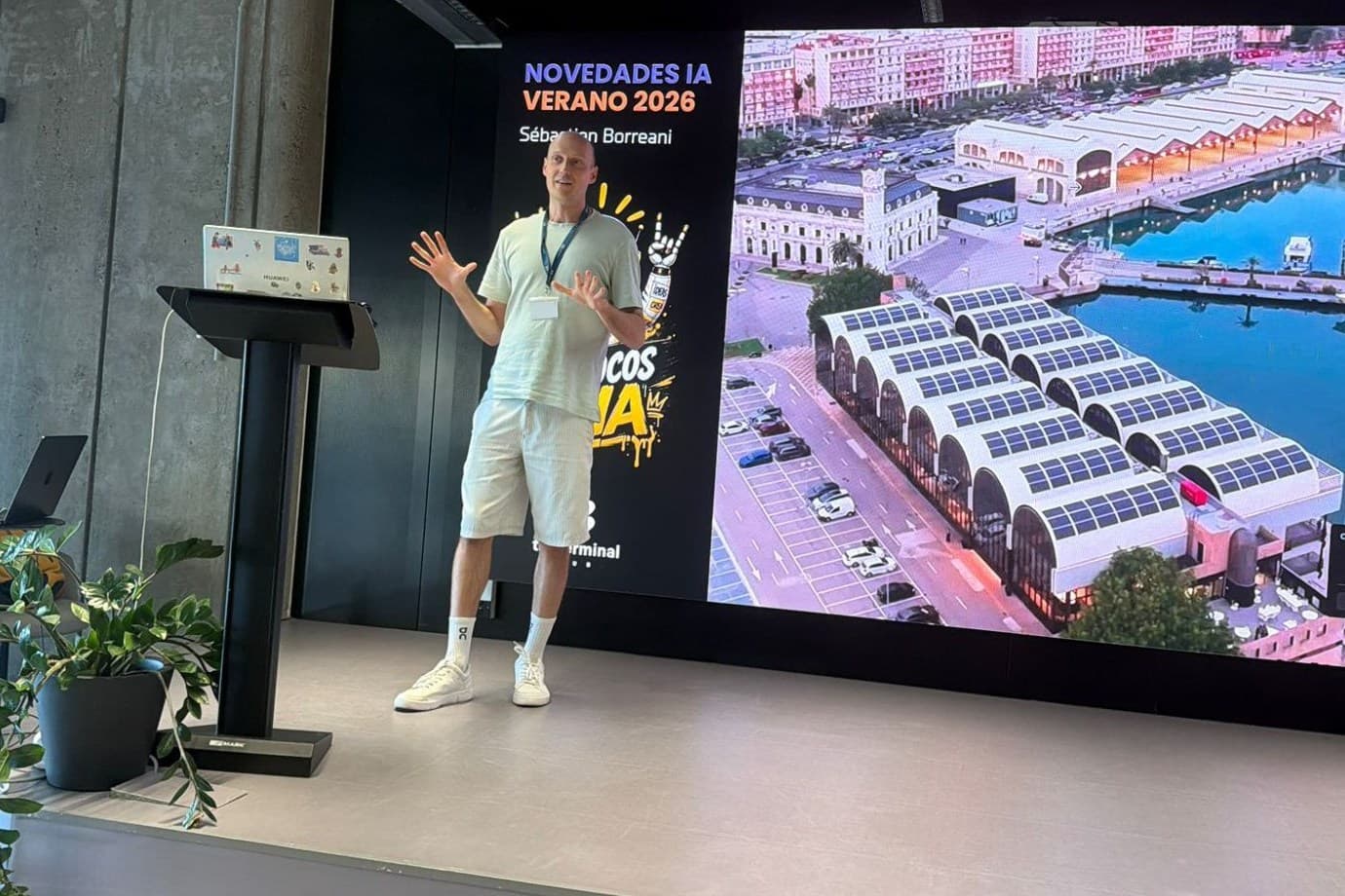 Sébastien Borreani dando una charla en The Terminal Hub